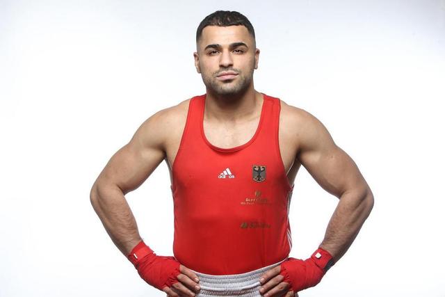 比赛集锦：皇家奥维耶多0-0巴列卡诺（集锦：皇家奥维耶多与巴列卡诺0-0握手言和）