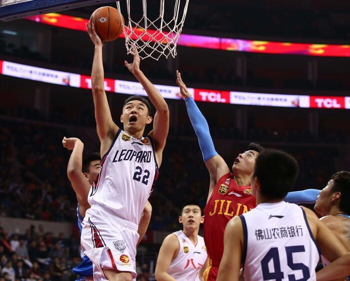 英超：利物浦客场3-2险胜诺维奇（英超联赛：利物浦客场3比2小胜诺维奇）