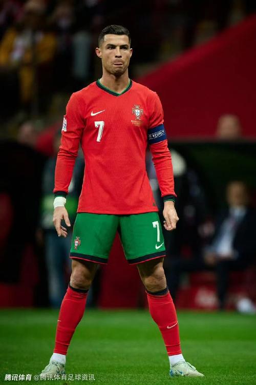 佩德里：还有2场欧冠联赛要尽可能多拿分；我们都很爱阿劳霍（佩德里：欧冠仅剩两战要尽可能多抢分，我们都非常喜欢阿劳霍）