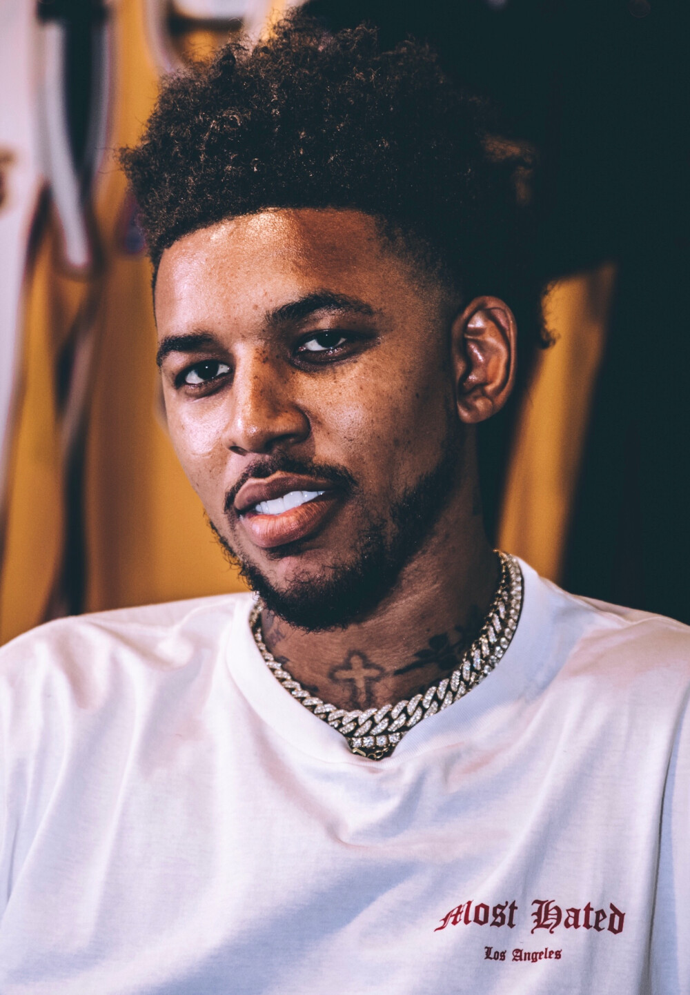 解说：太阳对内线的攻击非常凶 进攻真的很不错 处理球很果断流畅（解说：太阳猛攻内线火力十足，进攻出色，处理球果断流畅）