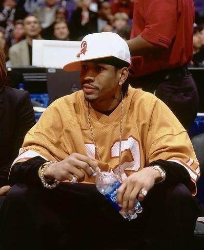 俄媒：俄罗斯足协否认筹办替代世界杯赛事，表示该消息不属实（俄媒：俄足协辟谣筹办替代世界杯，称相关消息不实）