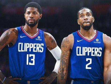 本赛季，大连可为成功冲乙，可为俱乐部发布了官方纪录片《因你可为 伴我前行》，致敬大连可为第十二人。（本赛季冲乙告捷，大连可为推出纪录片《因你可为 伴我前行》致敬第十二人）